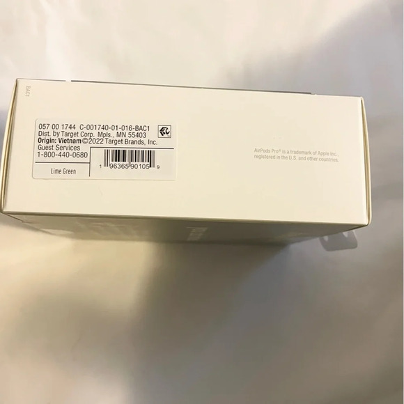 Apple AirPods Pro Silicone Case with Clip - heyday™ - Picture 7 of 7